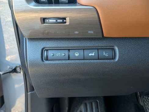 Used 2023 Nissan Pathfinder Platinum image 8