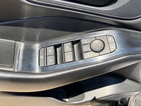 Used 2024 Nissan Rogue S FWD image 18