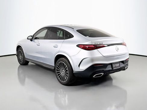 Used 2024 Mercedes-Benz GLC 300 4MATIC w/ AMG Line image 5