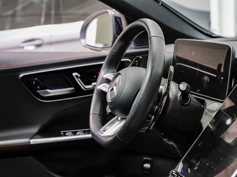 Used 2024 Mercedes-Benz C 43 AMG 4MATIC Sedan w/ Driver Assistance Package image 18