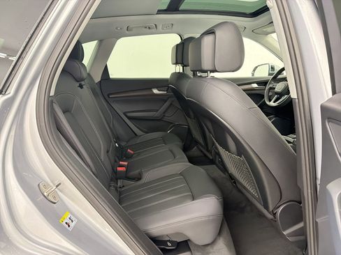 Used 2023 Audi Q5 Premium w/ Convenience Package image 25