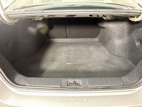 Used 2020 Nissan Sentra SV FWD image 35