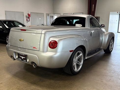 Used 2004 Chevrolet SSR w/ Preferred Equipment Group image 21