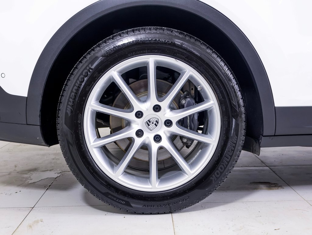 Certified 2025 Porsche Cayenne AWD/4WD image 20