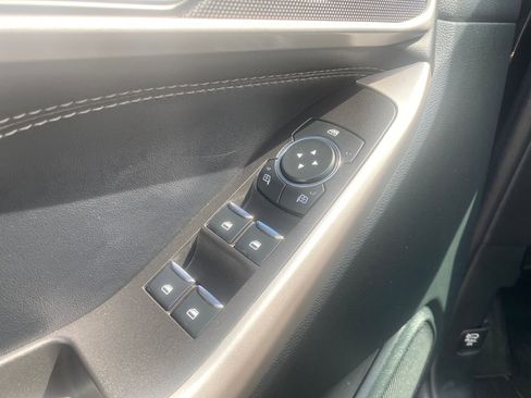 Used 2023 Ford Explorer XLT w/ Equipment Group 202A AWD/4WD image 19