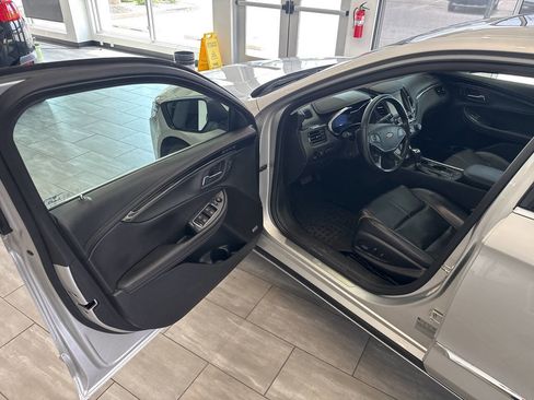 Used 2017 Chevrolet Impala Premier w/ Enhanced Convenience Package FWD image 17