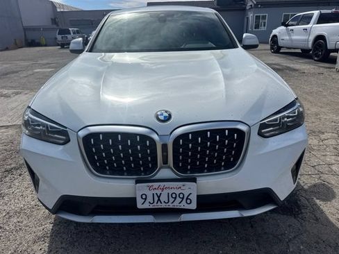 Used 2022 BMW X4 xDrive30i AWD/4WD image 2