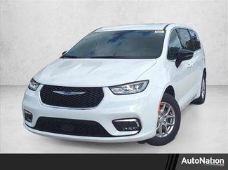 New 2026 Chrysler Pacifica Select video 1