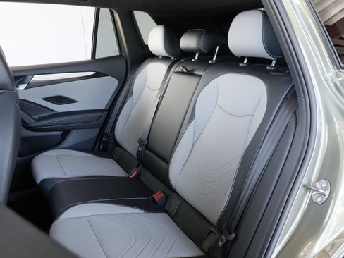 New 2026 Volkswagen Tiguan SE R-Line FWD image 18