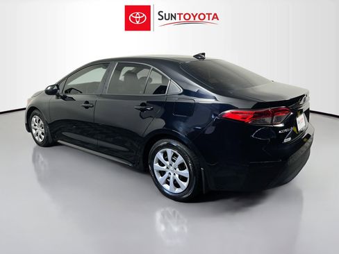 Used 2025 Toyota Corolla LE FWD image 6
