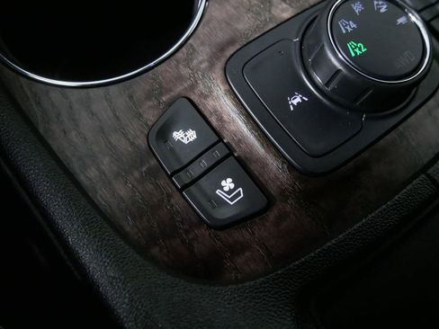 Used 2023 GMC Acadia Denali w/ Denali Ultimate Package image 29