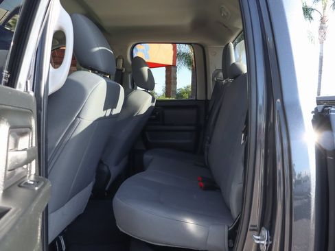 Used 2018 RAM 1500 Express image 32