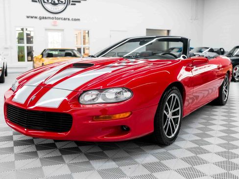 Used 2002 Chevrolet Camaro Z28 w/ SS Performance/Appearance Pkg RWD image 3