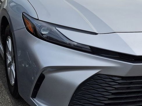 Used 2025 Toyota Camry LE image 8