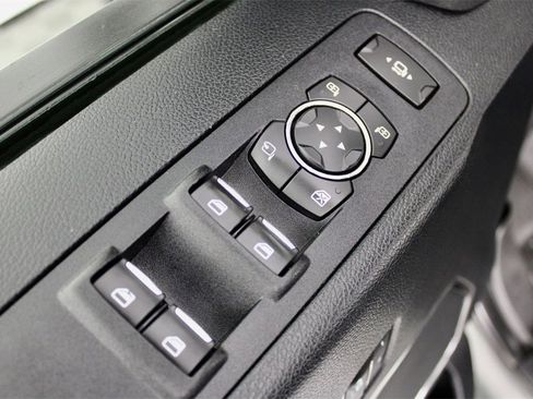 Used 2019 Ford F350 Lariat w/ Chrome Package image 18