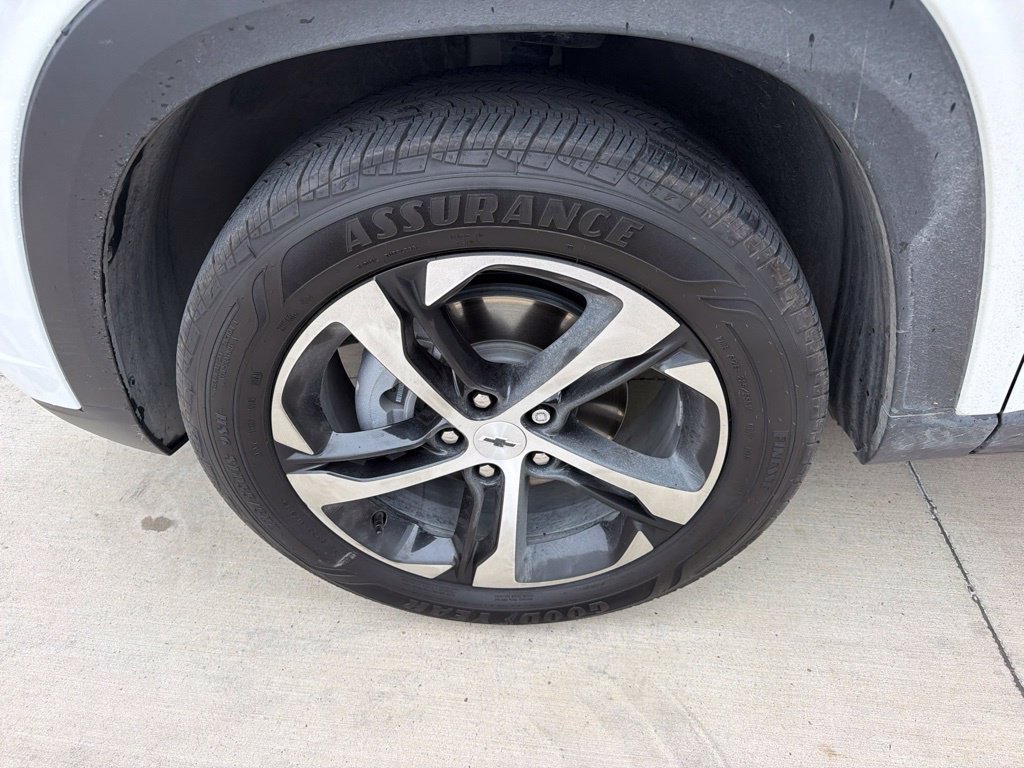 Used 2025 Chevrolet Trax RS w/ Driver Confidence Package FWD image 4