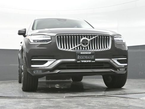 Used 2023 Volvo XC90 B6 Plus image 21