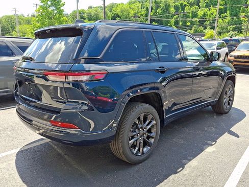 New 2026 Jeep Grand Cherokee Limited AWD/4WD image 3