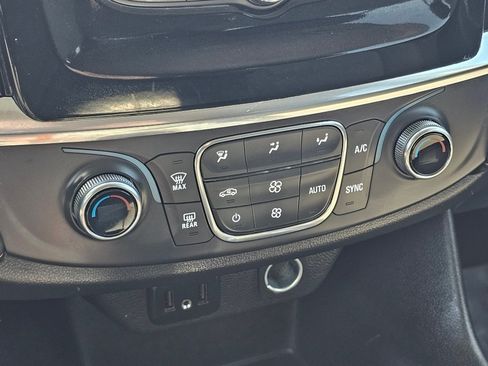 Used 2021 Chevrolet Traverse LS AWD/4WD image 9