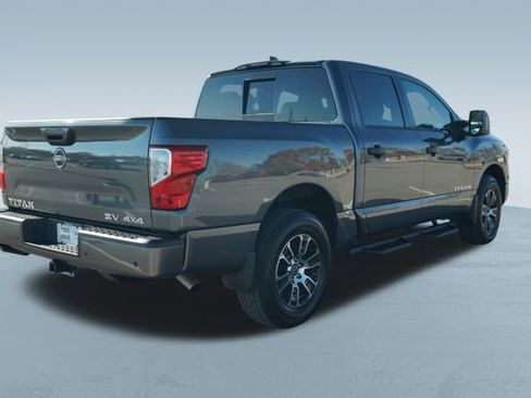 Used 2024 Nissan Titan SV w/ SV Convenience Package image 9