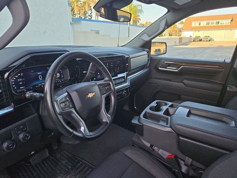 Used 2023 Chevrolet Silverado 1500 LT RWD image 4