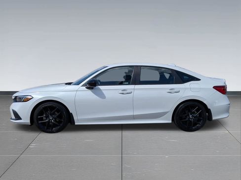 Used 2023 Honda Civic Sport image 2