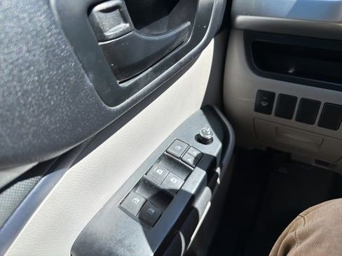Used 2016 Toyota Highlander LE AWD/4WD image 13