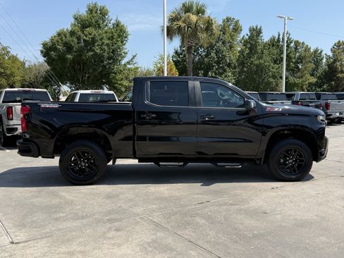 Used 2019 Chevrolet Silverado 1500 LT Trail Boss w/ Convenience Package AWD/4WD image 3