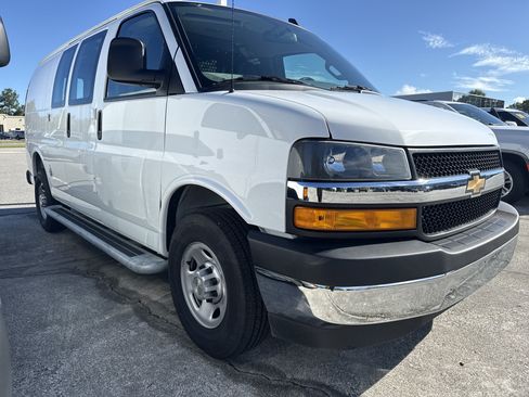 Used 2025 Chevrolet Express 2500 w/ Driver Convenience Package RWD image 2