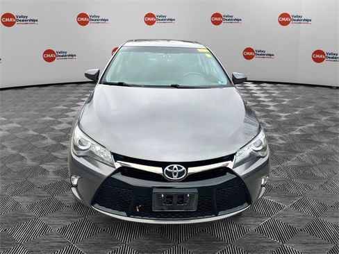 Used 2016 Toyota Camry SE w/ Moonroof Package image 2