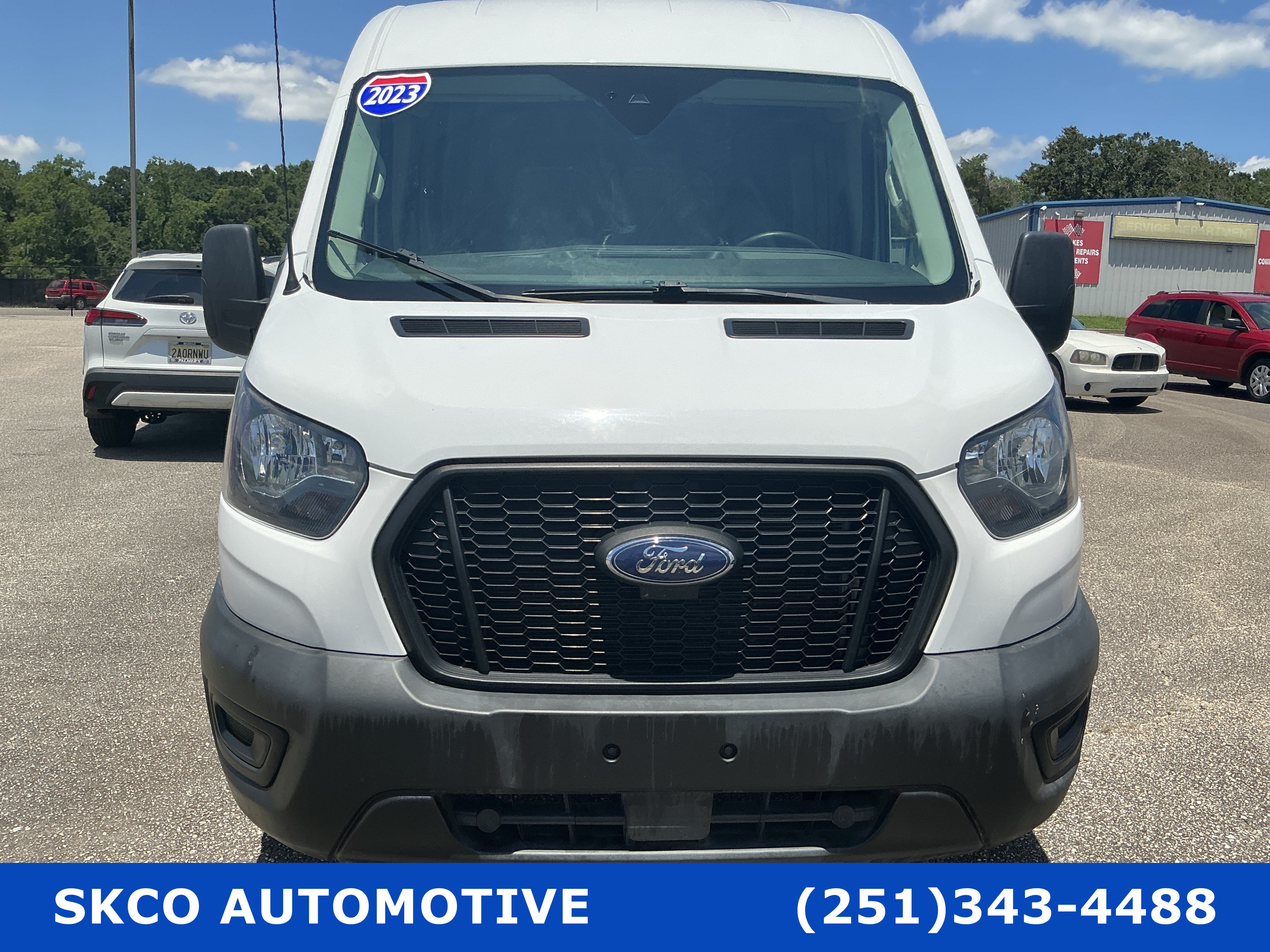 Used 2023 Ford Transit 250 Medium Roof RWD image 9