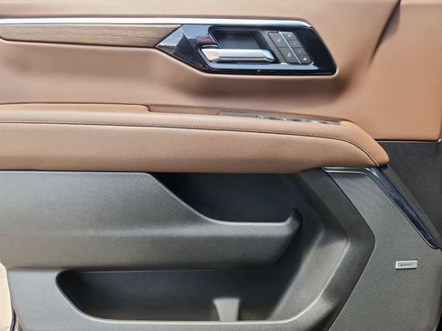 Certified 2025 Chevrolet Tahoe High Country RWD image 23