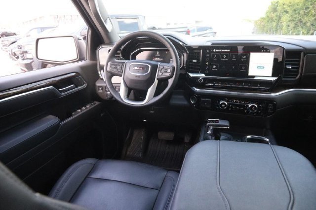 Used 2025 GMC Sierra 1500 Elevation w/ Elevation Premium Package AWD/4WD image 23