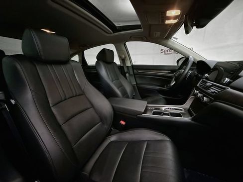 Used 2022 Honda Accord Touring image 29