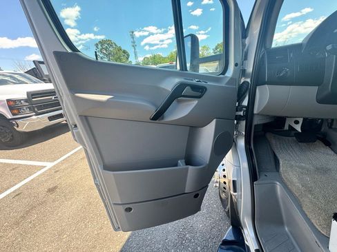 Used 2016 Mercedes-Benz Sprinter 3500 image 10