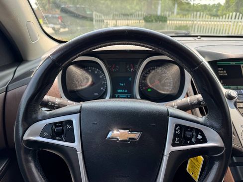 Used 2010 Chevrolet Equinox LTZ FWD image 21