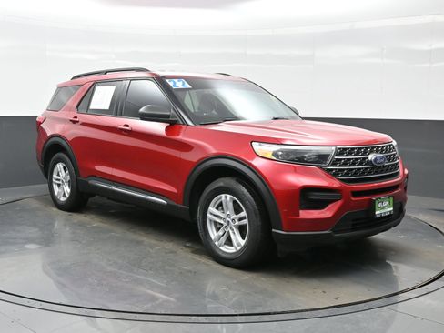 Used 2022 Ford Explorer XLT image 8