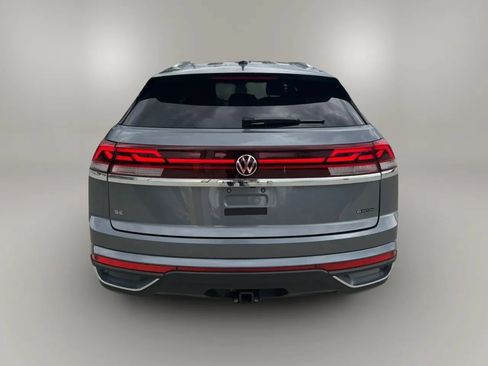 Used 2025 Volkswagen Atlas Cross Sport SE AWD/4WD image 6