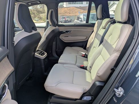 New 2026 Volvo XC90 T8 Ultra w/ Protection Package Premier AWD/4WD image 16
