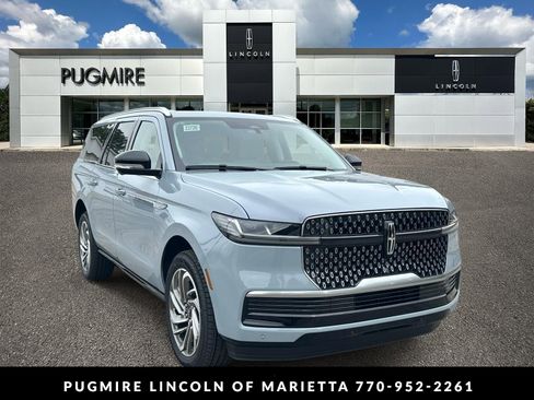 New 2026 Lincoln Navigator L Reserve AWD/4WD image 1