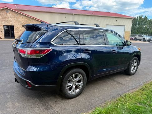 Used 2015 Toyota Highlander XLE AWD/4WD image 4