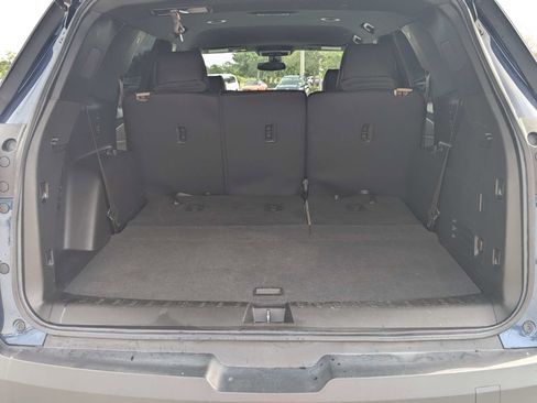 Used 2022 Chevrolet Traverse LS FWD image 14