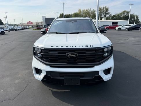 Used 2025 Ford Expedition Max Platinum w/ Stealth Appearance Package AWD/4WD image 2