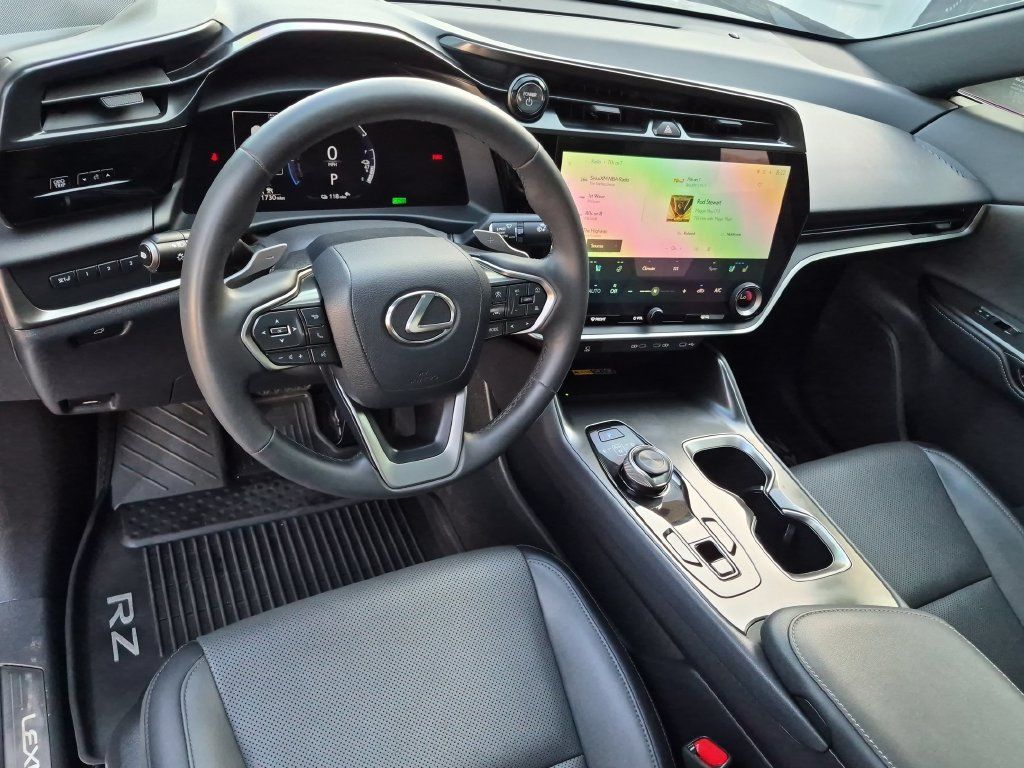 Used 2025 Lexus RZ 300e FWD image 2