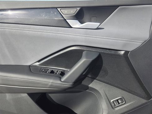 New 2026 Volkswagen Tiguan SE R-Line image 19