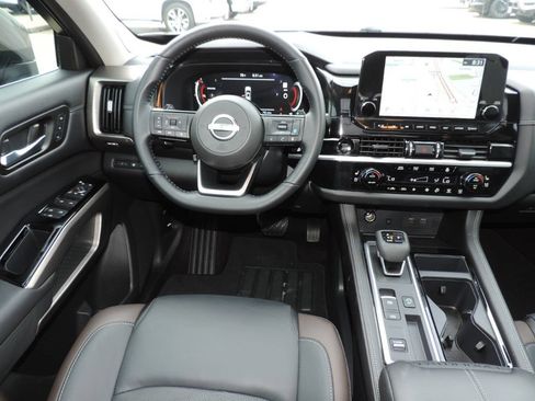 Used 2025 Nissan Pathfinder Platinum w/ Cargo Package FWD image 22