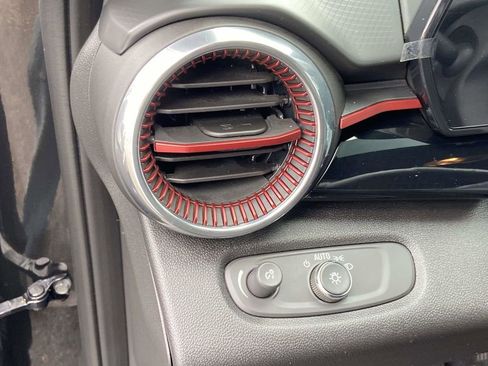 Used 2025 Chevrolet Trax RS w/ Driver Confidence Package image 20