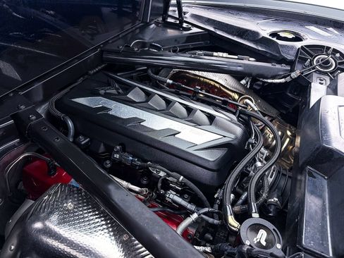 Used 2023 Chevrolet Corvette Stingray Premium Cpe w/ Z51 Performance Package RWD image 4
