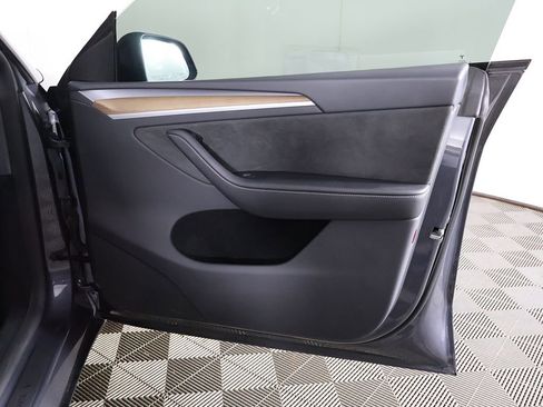 Used 2023 Tesla Model Y AWD image 24