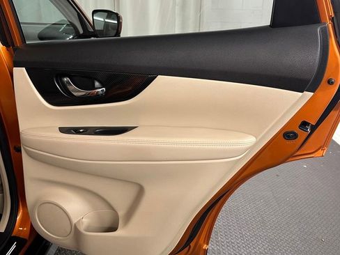 Used 2017 Nissan Rogue SL w/ SL Premium Package AWD/4WD image 30